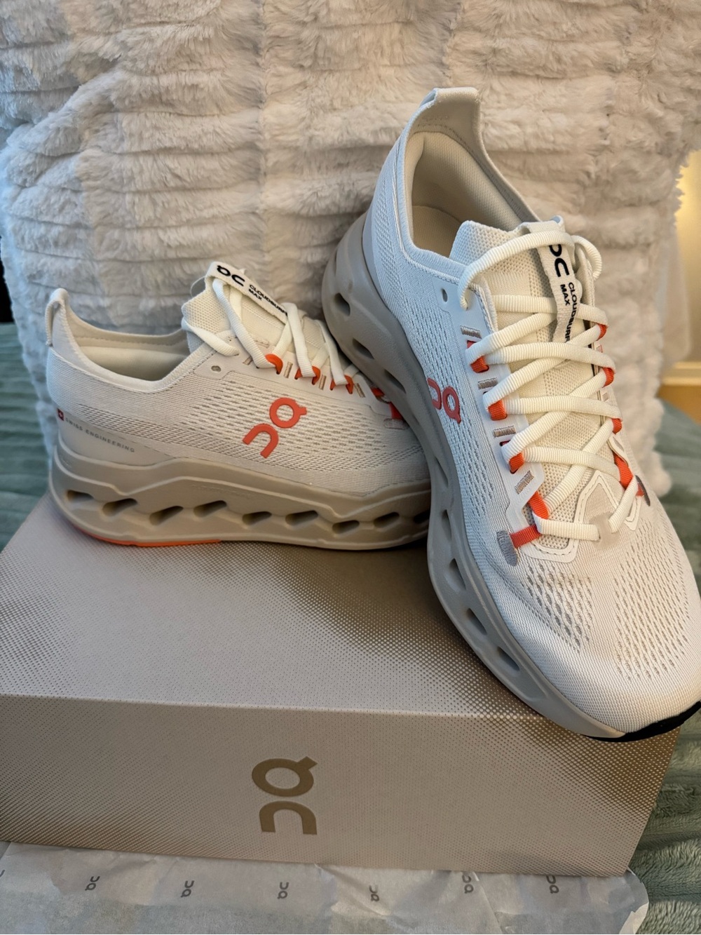 Brand New Men’s On Running Cloudsurfer Max- NEVER WORN IN BOX Size 9.5 M
